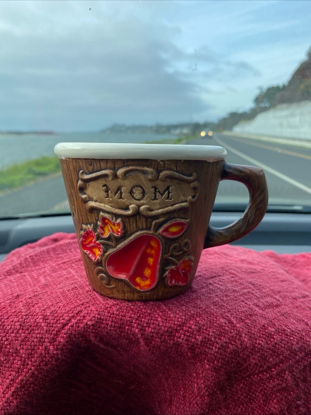 Treasure Craft Vintage USA “MOM Coffee Mug w/Pear” 12oz Brown/Red See Photos EUC